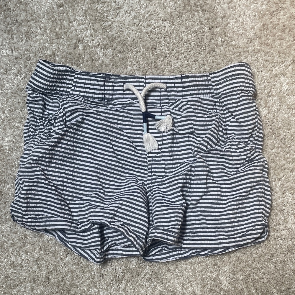 Old Navy blue striped shorts